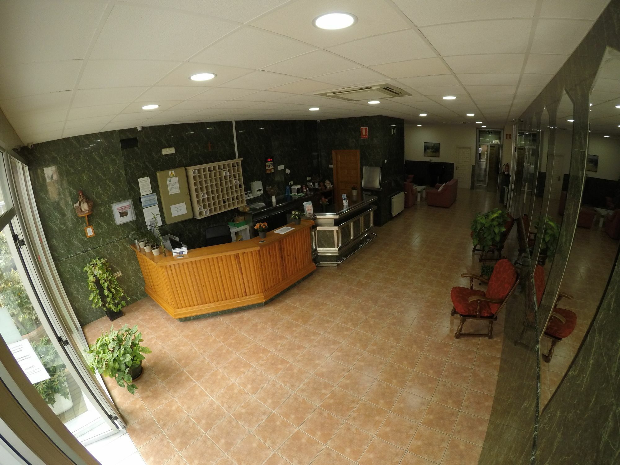 Hostal La Casa De Enfrente Malaga Zewnętrze zdjęcie