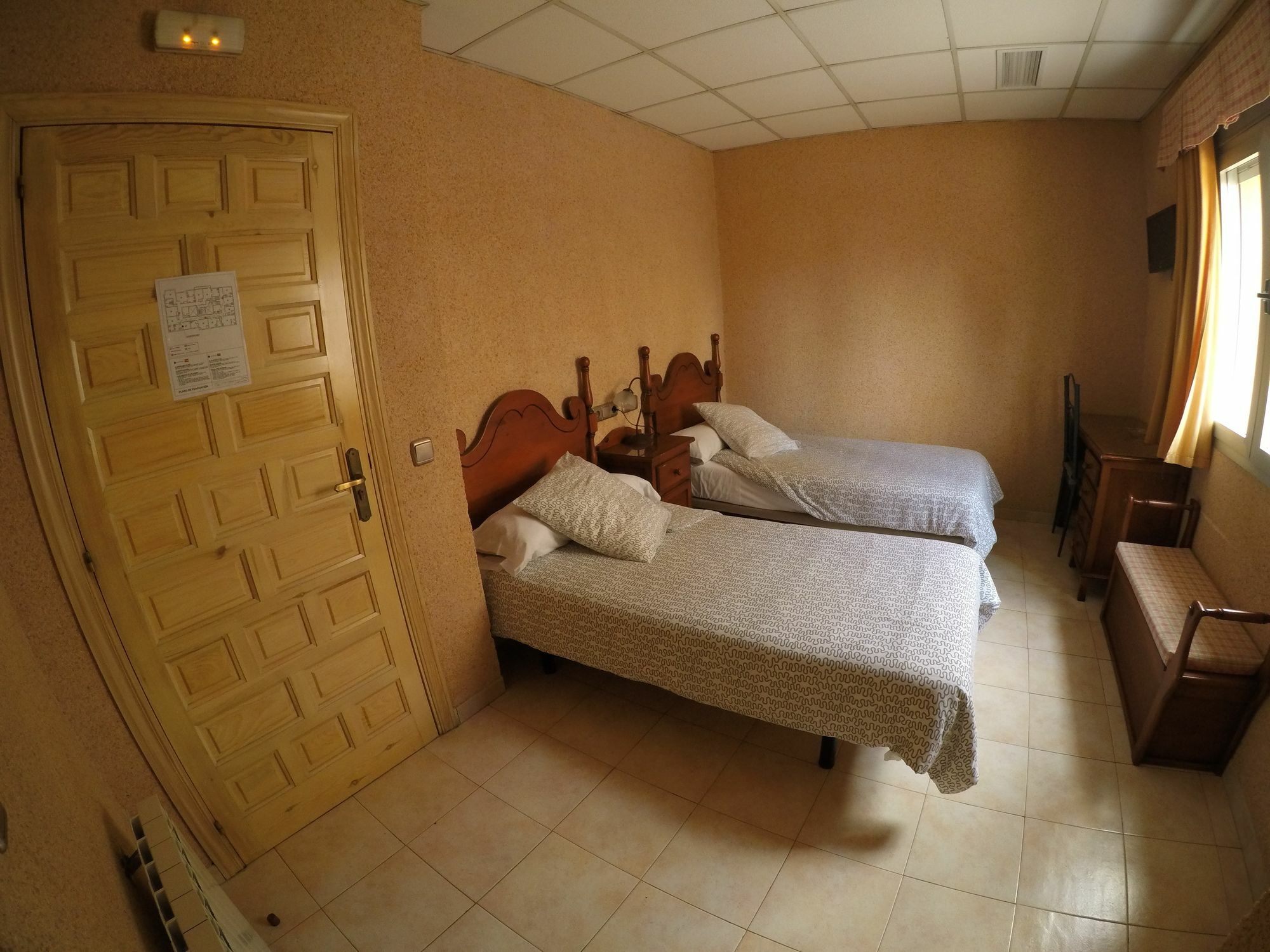Hostal La Casa De Enfrente Malaga Zewnętrze zdjęcie