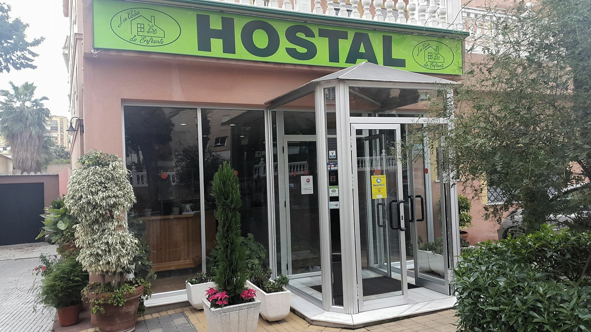 Hostal La Casa De Enfrente Malaga Zewnętrze zdjęcie