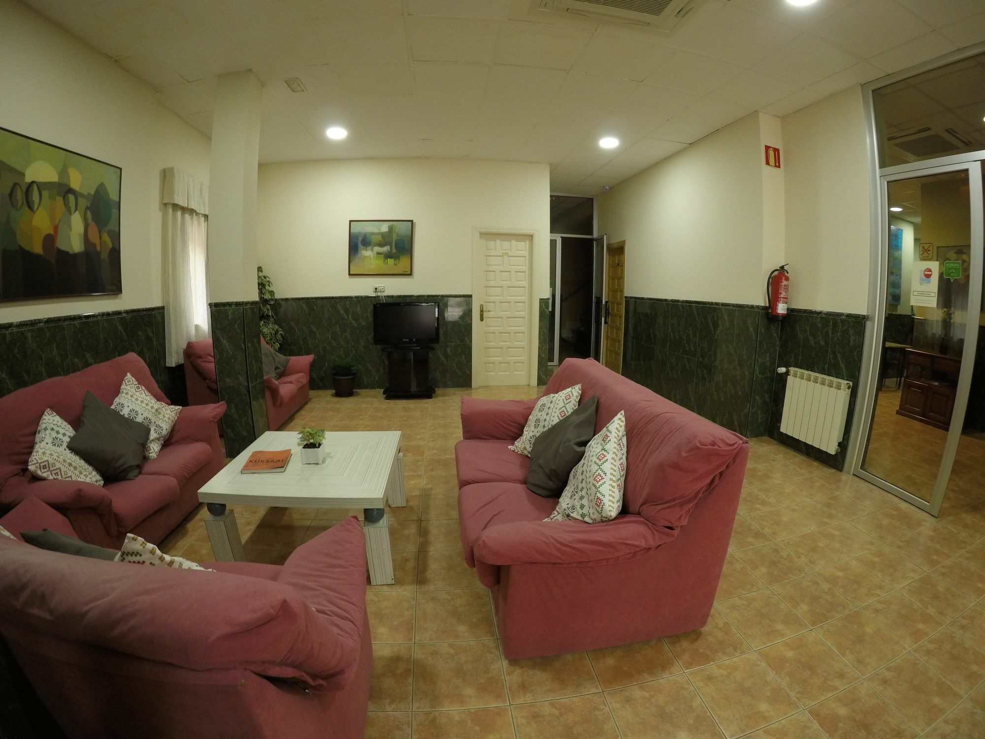 Hostal La Casa De Enfrente Malaga Zewnętrze zdjęcie